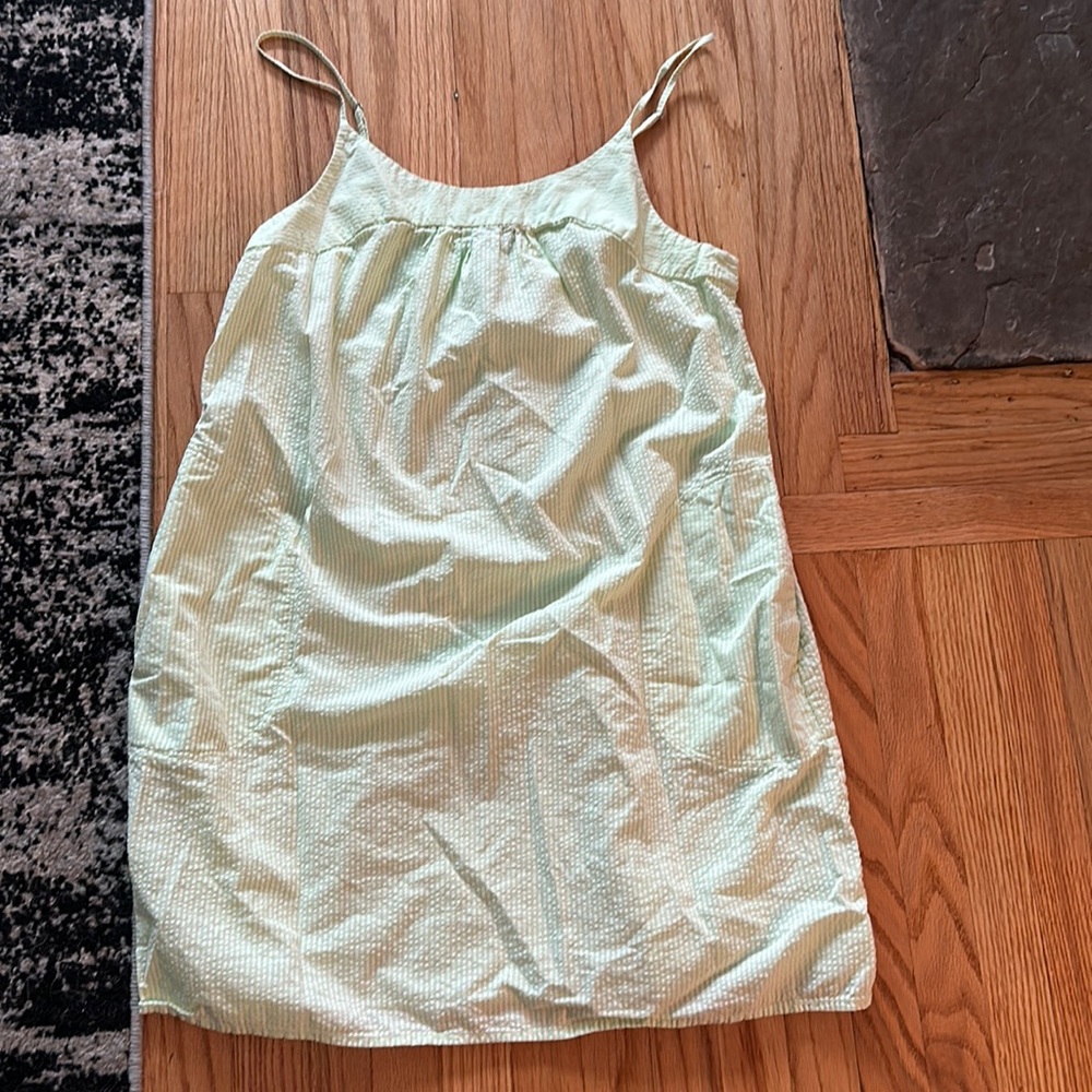Patagonia dress size medium has pockets